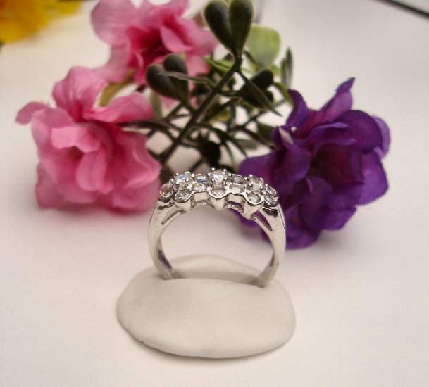 R0083 - RING WITH CLEAR CUBIC ZIRCONIA (FREE SHIPPING)