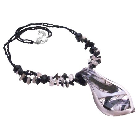 N913 Leaf Murano Glass Pendant w/ Black White Nuggets Beaded Necklace