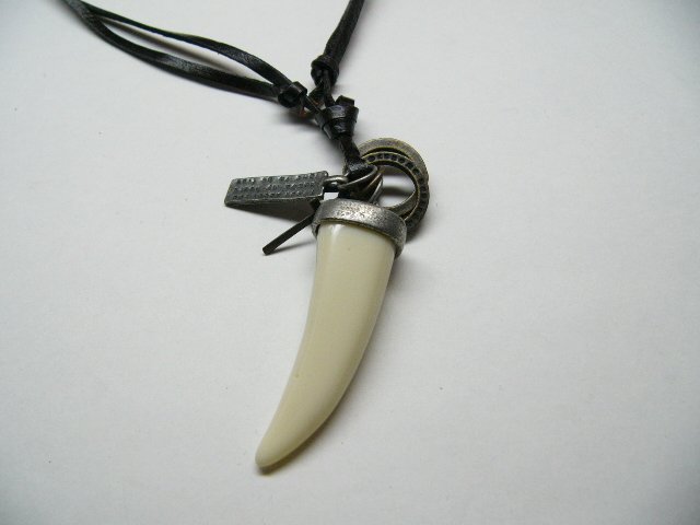 Imitation Ivory Pendant with Cross and Circle Rings Necklace (N613S)