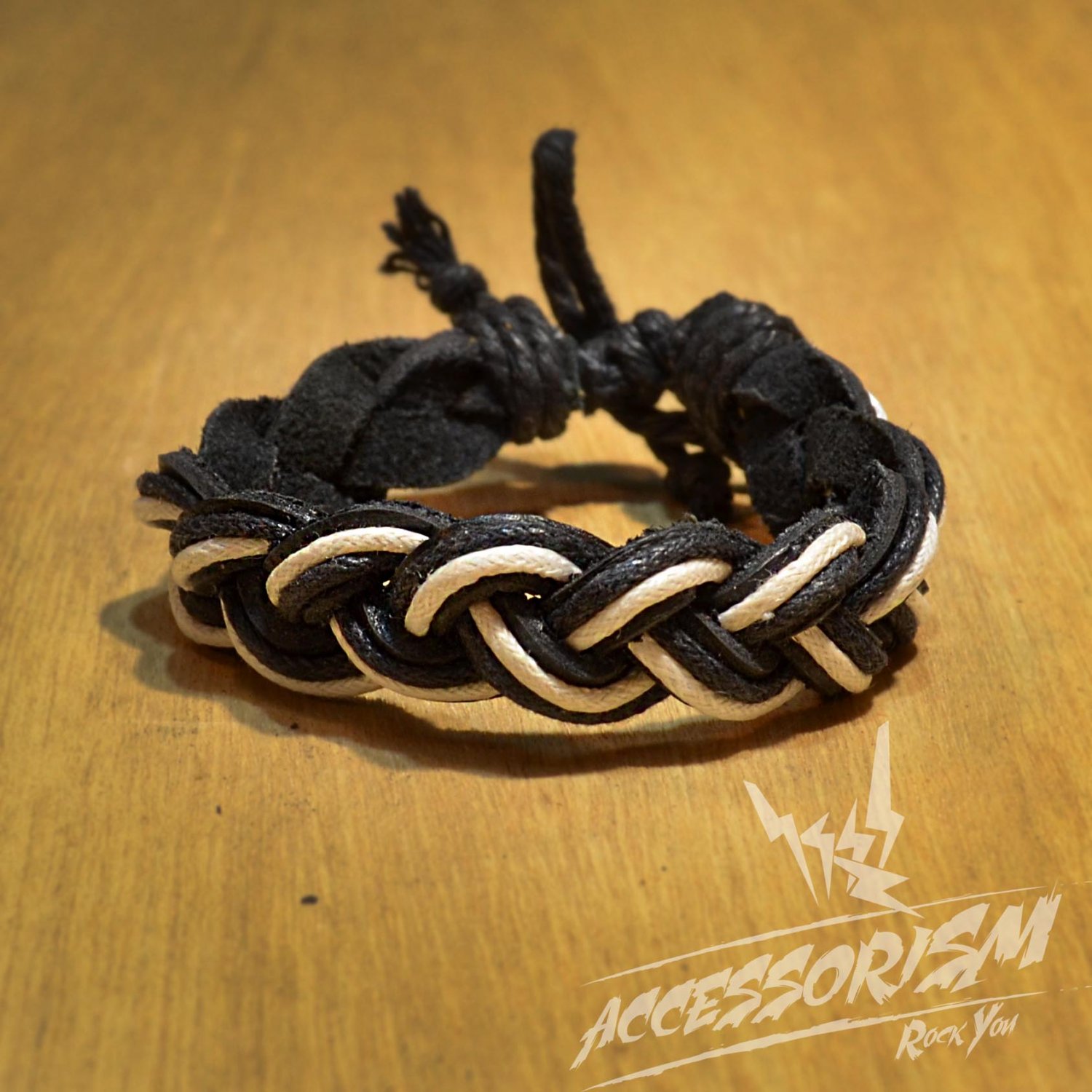 Free Shipping Black & White Leather Bracelet (B673S)