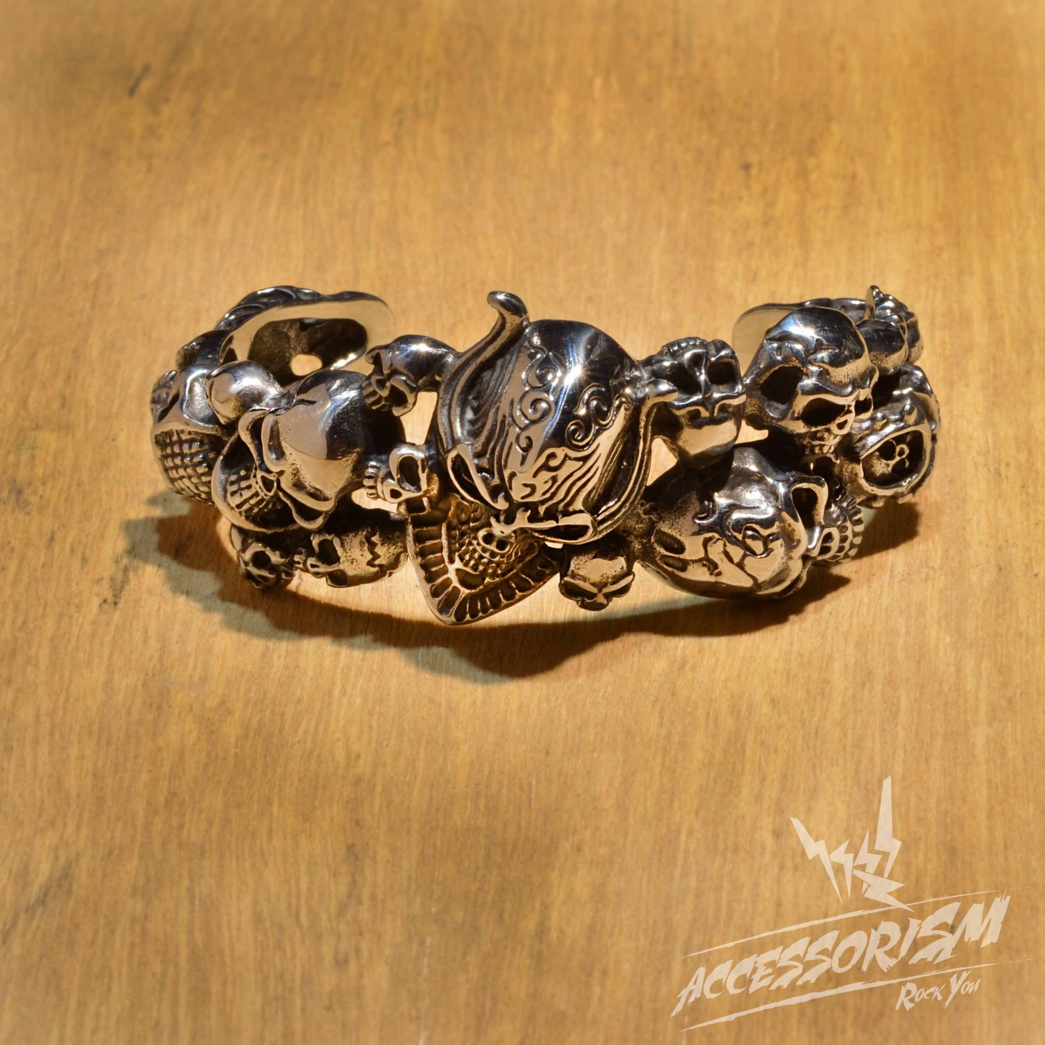 Free Shipping Steel Multi Skull Heads Bracelet (B678R)