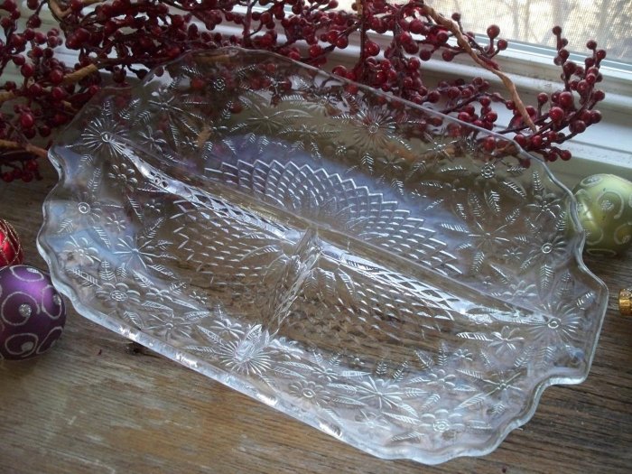 Indiana Depression Glass No. 618 PINEAPPLE & FLORAL 3-Part Relish