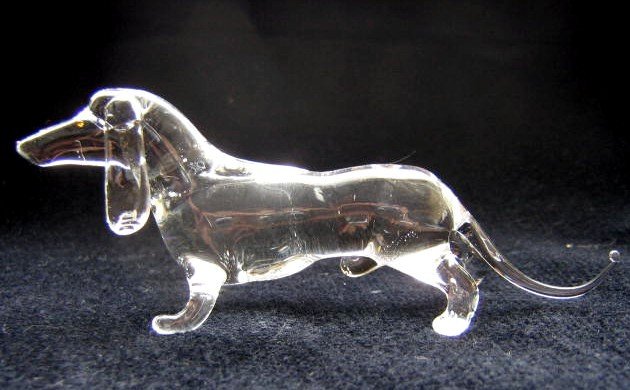 SHORTHAIRED DACHSHUND CRYSTAL GLASS MINIATURE FIGURINE