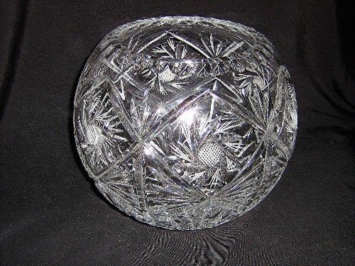 CRYSTAL GLASS BALL SHAPED HAND CUT VASE FOR FLOWERS