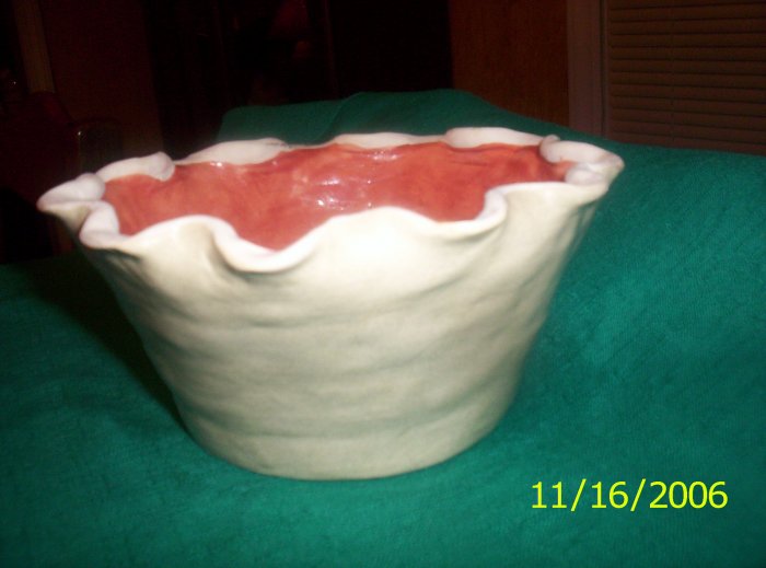 Scalloped flower pot