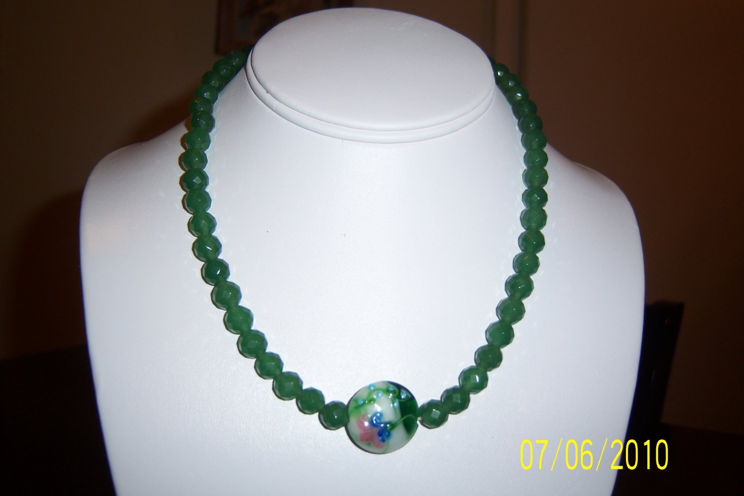 EMERALD CHOKER