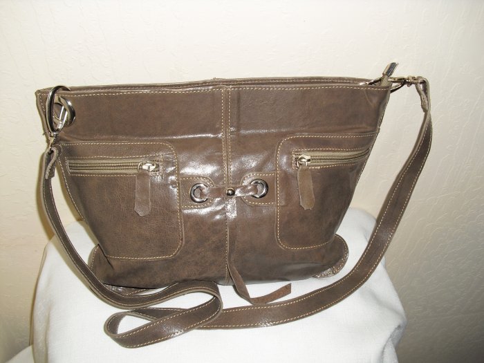 Tan leather shoulder handbag