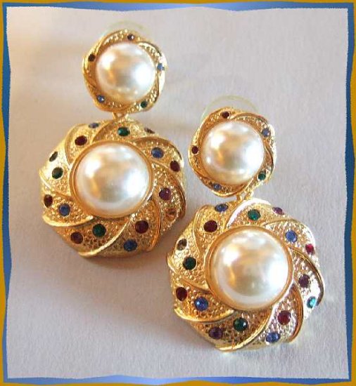 Gold Pearl Earrings Wreaths w Rainbow Rhinestones 9603