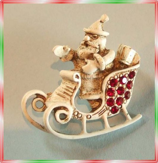 Christmas Pin Signed Dodds Vintage Santa in Sleigh 9504