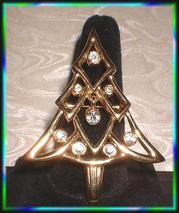 Vintage Christmas Tree Pin Polished Gold w Crystals 9362