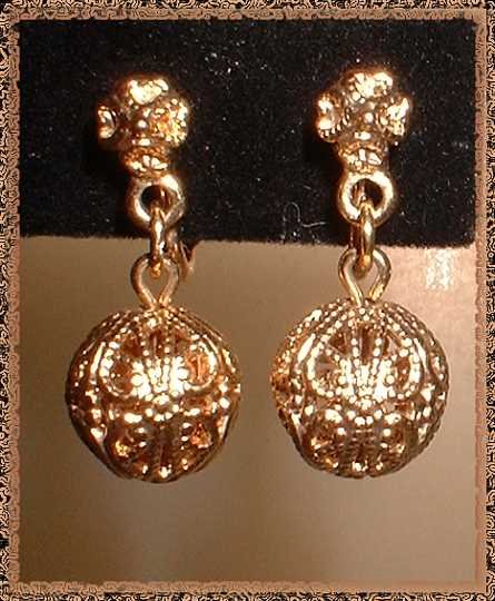 Gold Filigree Earrings Vintage 60's Ball Dangles 9158