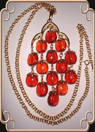 Amber Lucite Necklace Crown Trifari Chandelier w Gold 9008