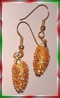 Vintage Christmas Earrings Gold Pine Cones Prcd 8515