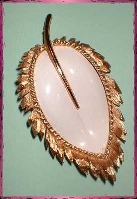 Vintage Gold Leaf Pin NAPIER 1950s Enamel Brooch 8906