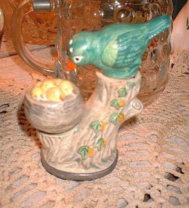 Old Blue Bird and Babies in Nest Salt and Pepper Set 6276