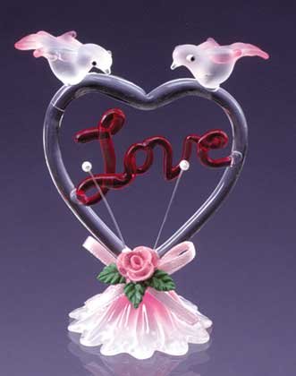 29220 Glass Sculpture Color "Love" With Heart-Shaped