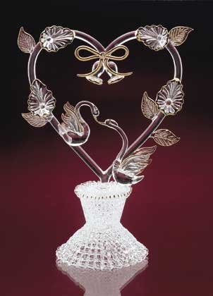 31456 Spun Glass Love Swans Cake Top