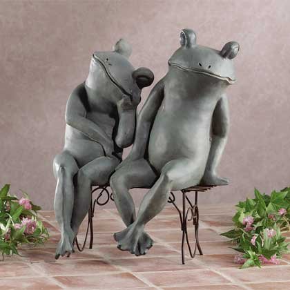 31730 Lover Frogs on Bench