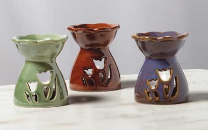 33646 3 Porcelain Tulip Oil Warmers (Retail - 4.99ea.)