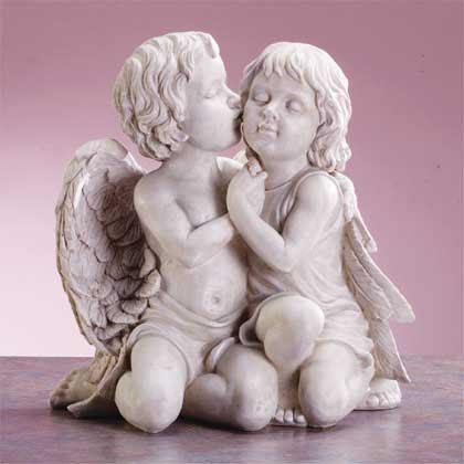 34262 Kissing Cherubs Sculpture