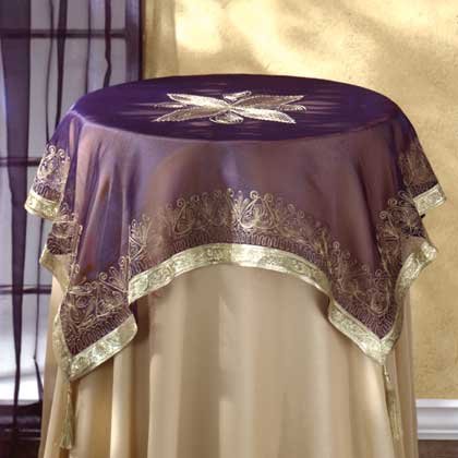 35022 Gold Trim Purple Tablecloth With Tassels