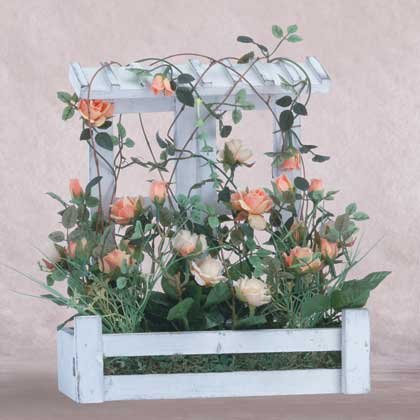 35108 Roses in Wood Lattice Planter
