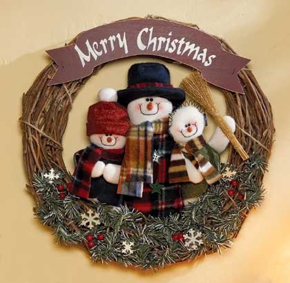 35758 Plush Snowman Family Wreath