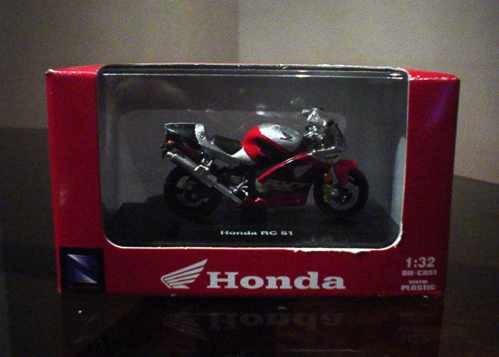 AUTHENTIC HONDA RC-51 DIE-CAST MODEL | XMAS GIFTS