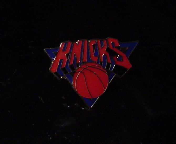 NBA New York Knicks Crest Pin