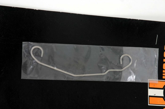 ALTERNATOR PLUG RETAINER BIG TWIN HARLEY 70 - 99