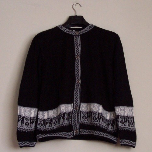 Lot of 10 sweaters with lamas