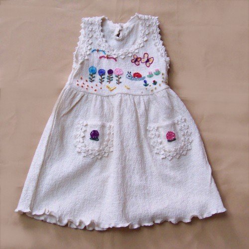 Lot of 25 dress for girls made of cotton and embroided in wool