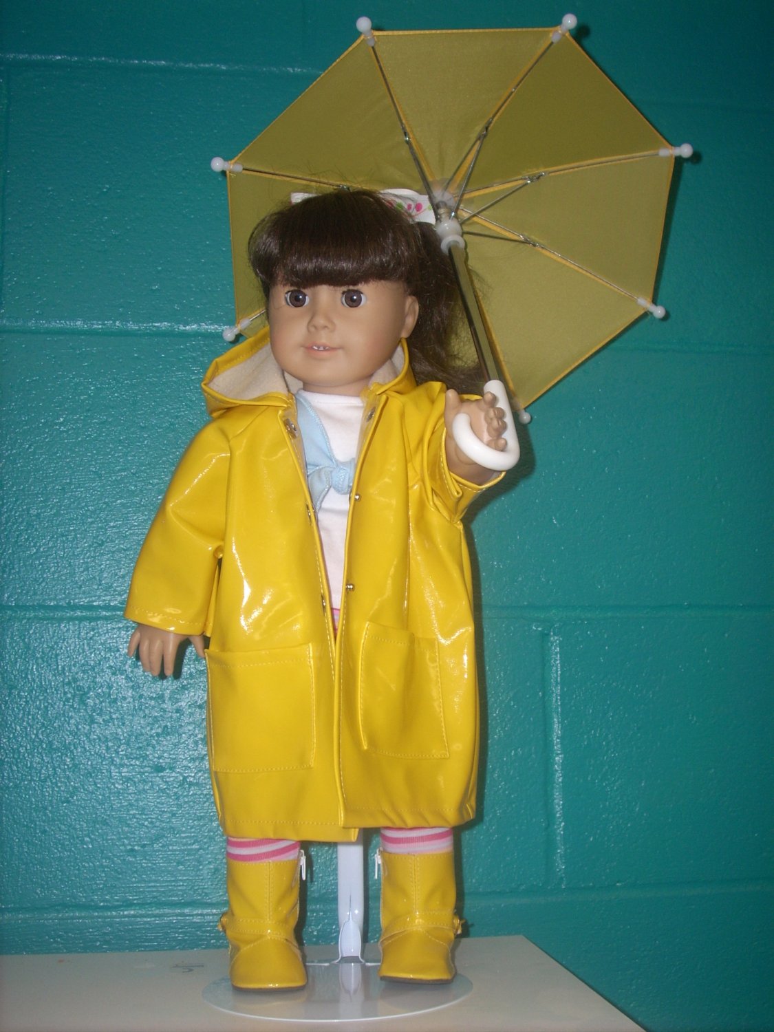 AMERICAN GIRL doll clothes- RAINGEAR- yellow coat, umbrella, boots- NEW!