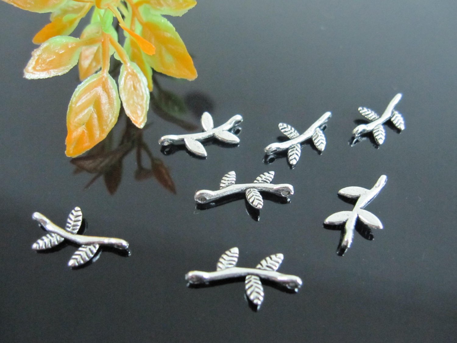 Lot of 100pcs mini Leaf Branch dollhouse miniature toy/jewelry bracelet metal alloy Charm CM670