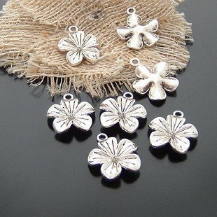 Lot of 20pcs mini Silver Flower dollhouse miniature toy/jewelry bracelet metal alloy Charm B2