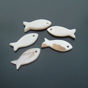 40pcs Shell Bead White Fish Fitting 22 x 10mm