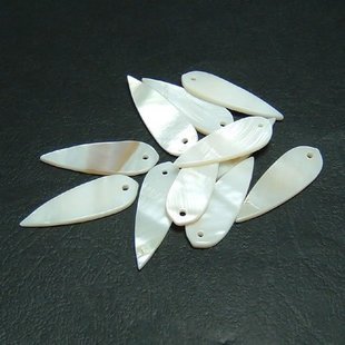 20pcs Shell Bead White Raindrop Fitting 35 x 11mm