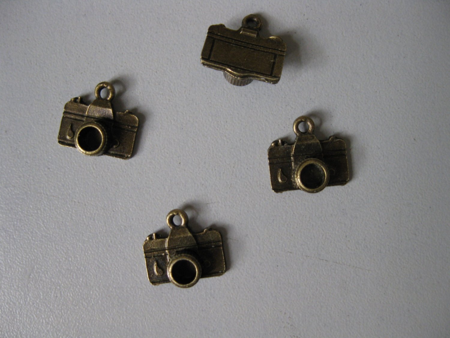 Lot of 500pcs mini Camera dollhouse miniature toy/jewelry Charm