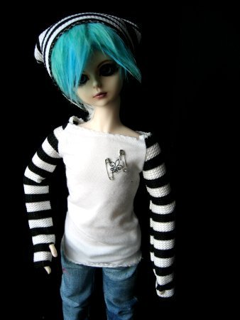 Black&White Shirt and Hat (219-874)