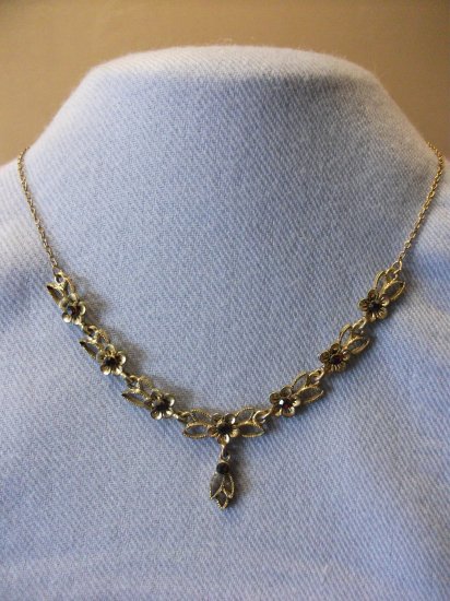 Antique Gold Flower Design Bronze Rhinestone Necklace