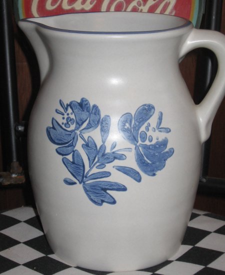 Pfaltzgraff Yorketown 2 quart Pitcher