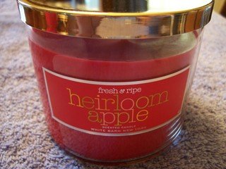 BATH & BODY WORKS - WHITE BARN NY - 14.5 oz HEIRLOOM APPLE CANDLE, 3-WICK