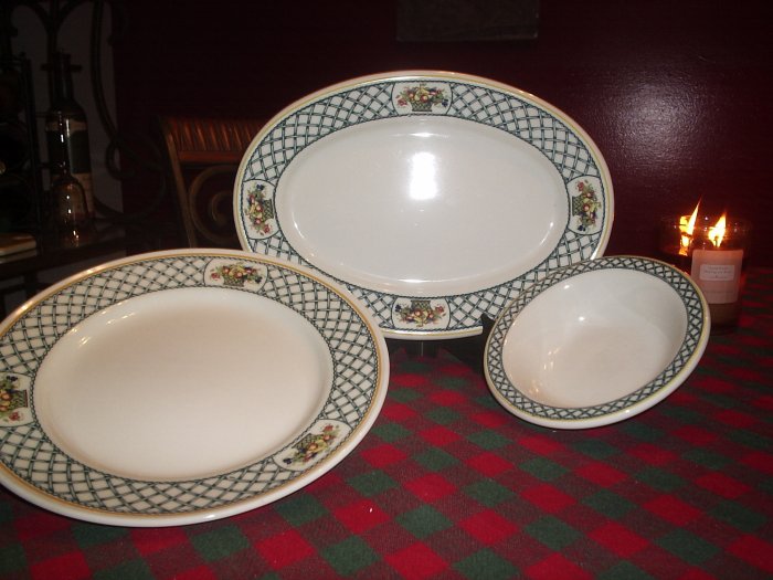 Dinner ware set