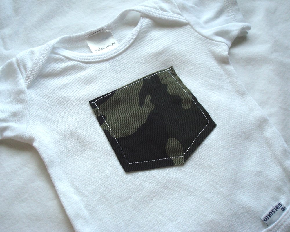 Applique Onesie Camo Pocket 0-3 Months
