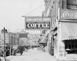 Coffee Shops  Orleans on New Orleans Downtown Historic Front Street Luzianne Coffee Shops