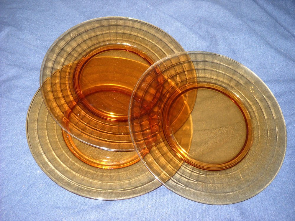 AMBER DEPRESSION GLASS SALAD PLATES(7 available)