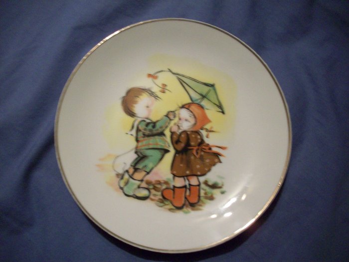 7 1/4" Boy and Girl Plate