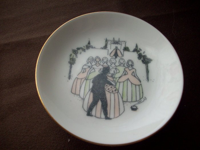 3 1/2" Vintage Bing & Grondahl Scenic Saucer 1952-1958