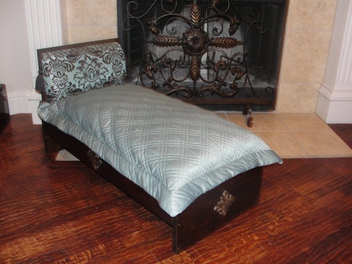 The Prince Charles, ***FREE SHIPPING!*** Pet Bed, Dog / Cat Bed