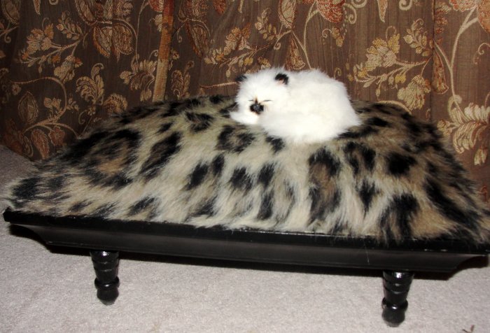 Lazzzy Leopard Lounger, ***FREE SHIPPING!*** Pet Bed, Dog / Cat Bed